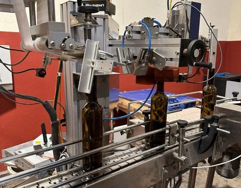 Bottling Epicuria wine
