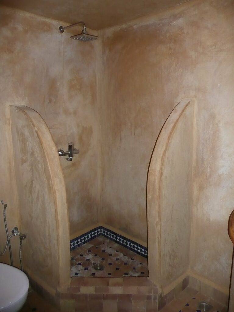 Douche de la junior suite au Riad Layalina Fes
