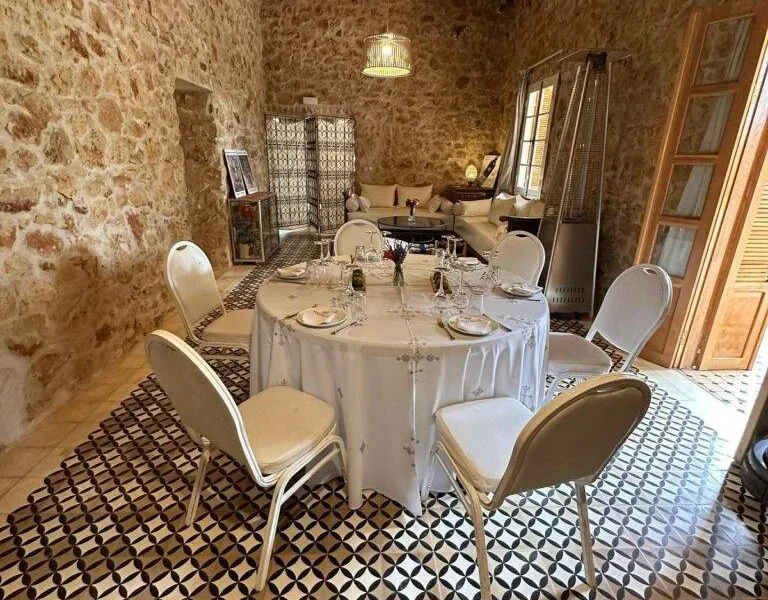 Magnificent dining room, Villa Volubilia