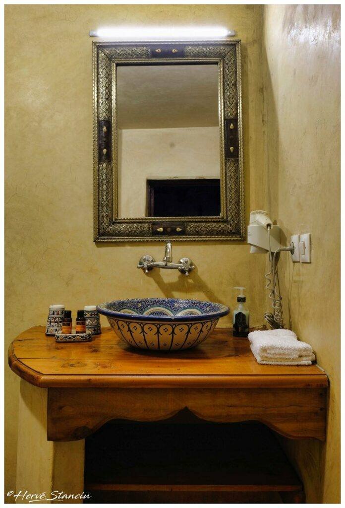 Salle de douche chambre double Riad Layalina Fes