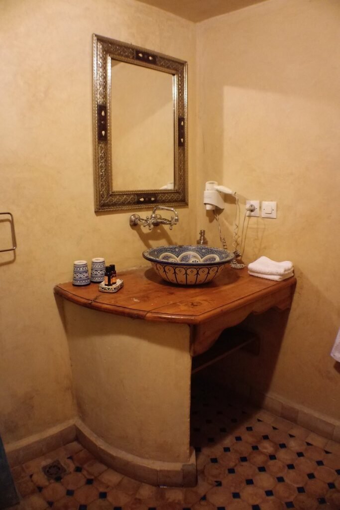 Salle douche chambre double au Riad Layalina Fes